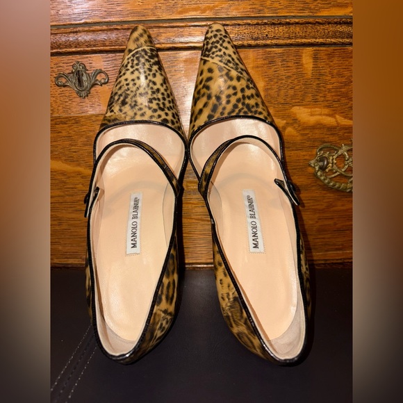 Manolo Blahnik Leopard Patent Mary Jane Heels | Size 36 (US 6) - Picture 5 of 9